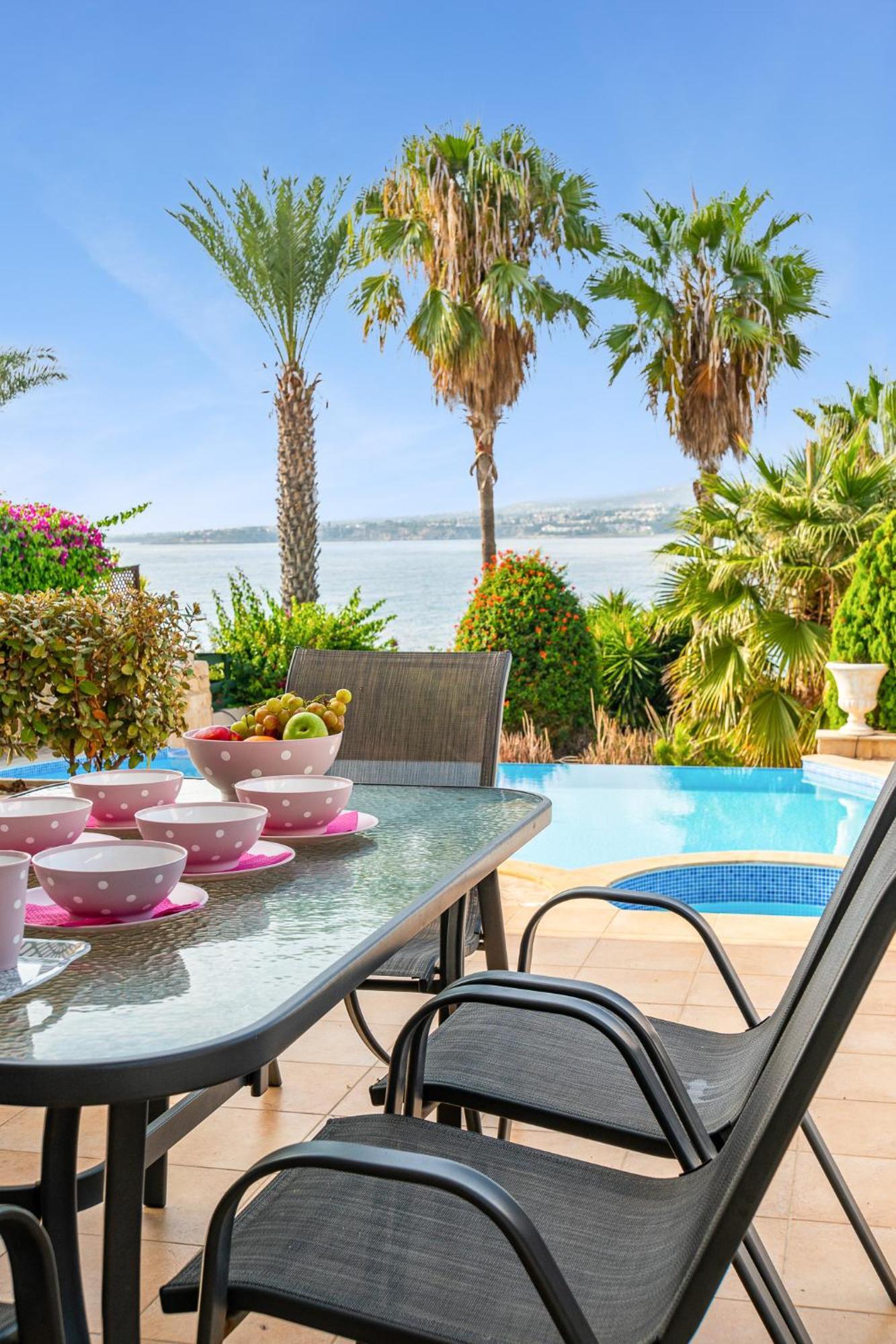 Beach Front Villa Mer Blu By Ezoria Villas Coral Bay Esterno foto